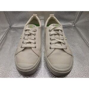 Cariuma OCA  Low Canvas Sneakers Off-White Women 9 (Men 7.5/ EU 40)